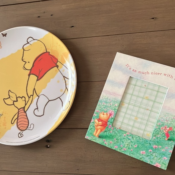 Winnie the Pooh and Piglet Set with Picture Frame and Plate - Picture 2 of 11